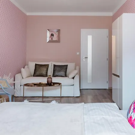 Pastel Art Deco 3bdr Ruterra *