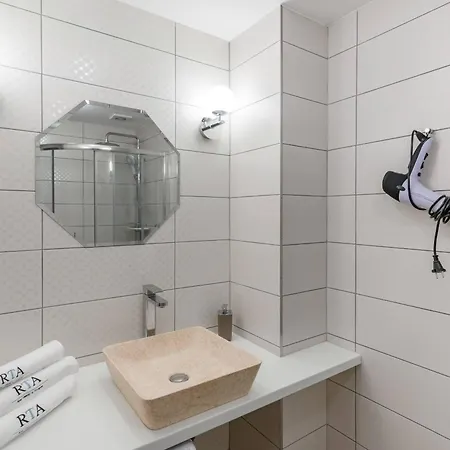 Apartment Pastel Art Deco 3bdr Ruterra Prague