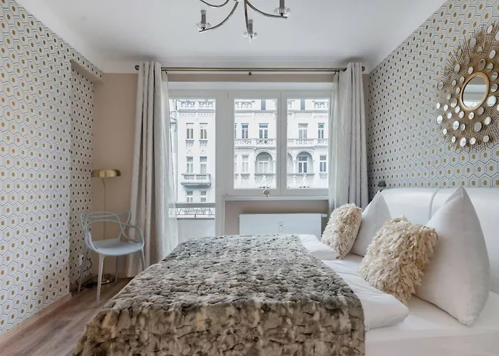 Pastel Art Deco 3bdr Ruterra
