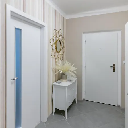 Pastel Art Deco 3bdr Ruterra Appartement *