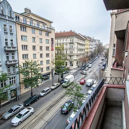 Апартаменты Pastel Art Deco 3bdr Ruterra